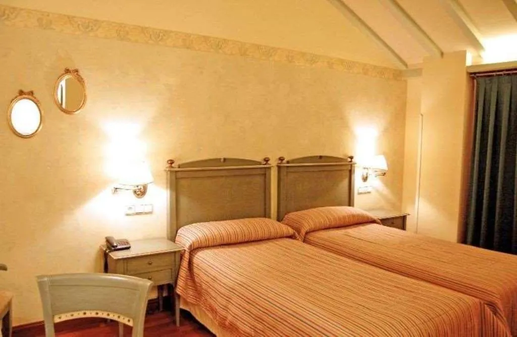 Room, Condesa de Chinchon, Madrid