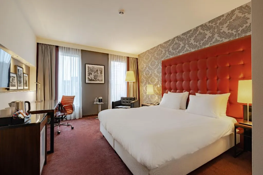DOUBLE Accessible KING SIZE BED Room, Crowne Plaza Amsterdam-South, Amsterdam