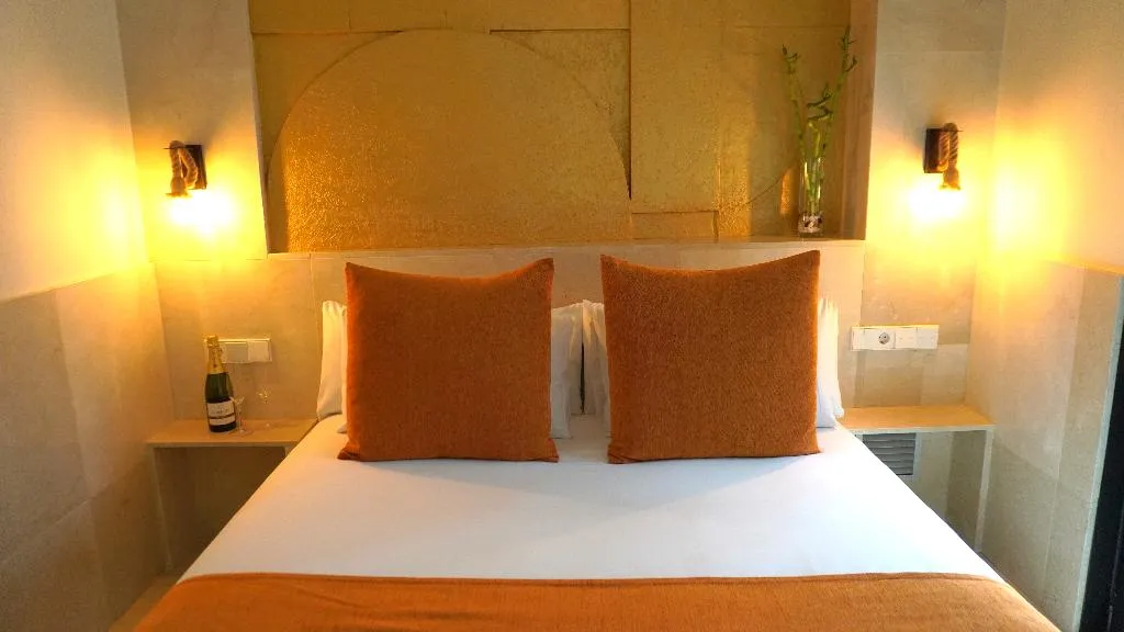 APARTMENT THREE BEDROOMS Room, Cosmo Apartments Rambla de Catalunya, Barcelona