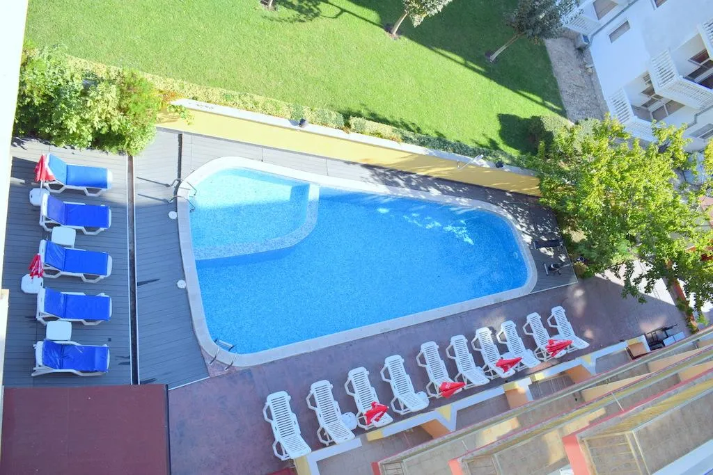 Pool, Ryor, Bourgas
