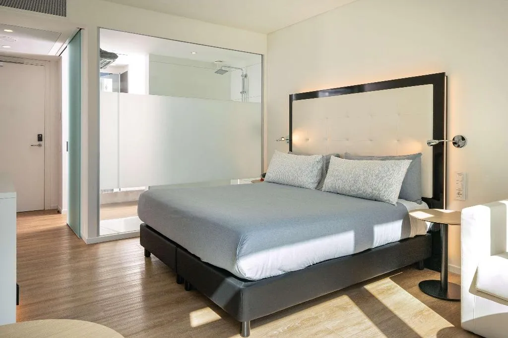 Room, Innside Milano Torre Galfa, Milan