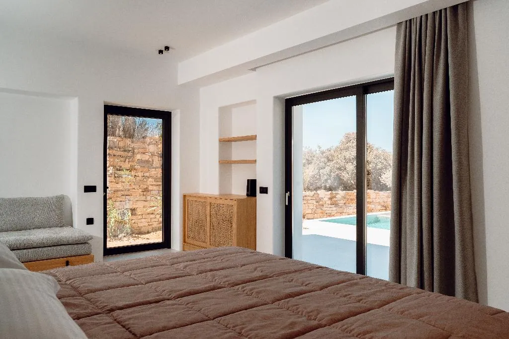 SUITE WITH PRIVATE POOL Room, Bliss, Santorini