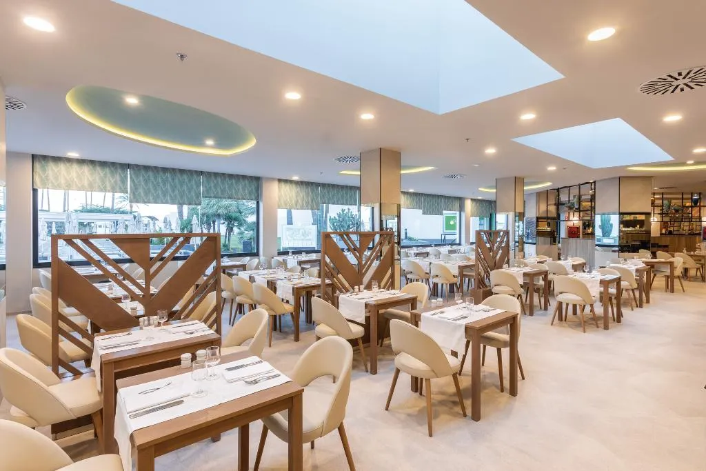 Restaurant, Hotel Riu Paraiso Lanzarote - All Inclusive, Lanzarote