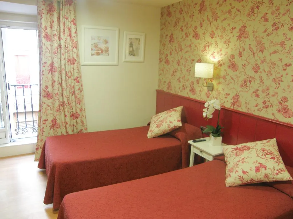 DOUBLE SINGLE USE STANDARD Room, Hostal Matheu, Madrid