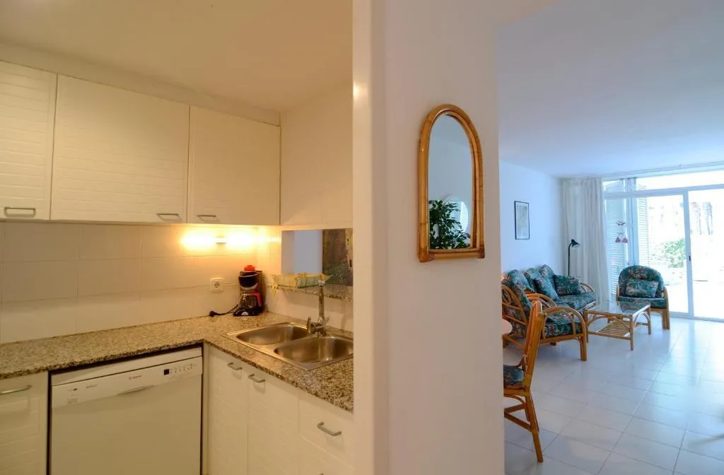 APARTMENT CAPACITY 4 TWO BEDROOMS Room, Green Club, Costa Brava