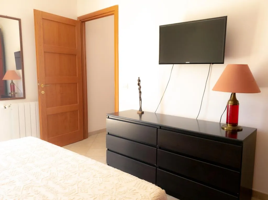 APARTMENT GARDEN VIEW Room, PMS CaseVacanze Olbia, Olbia