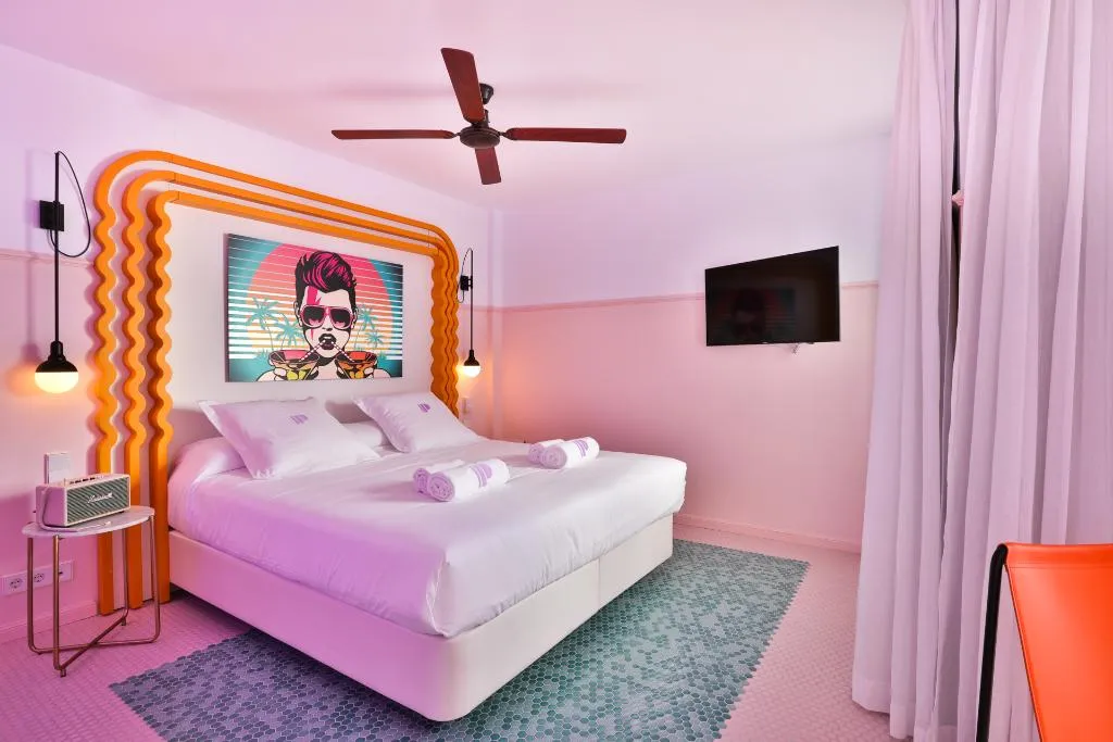 JUNIOR SUITE CAPACITY 2 Room, Paradiso Art Hotel, Ibiza