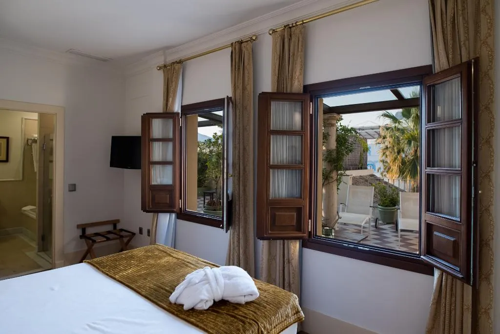 JUNIOR SUITE WITH TERRACE Room, Casa Romana Hotel Boutique, Seville