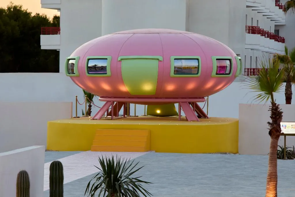 Sports and Entertainment, Los Felices Ibiza, Ibiza