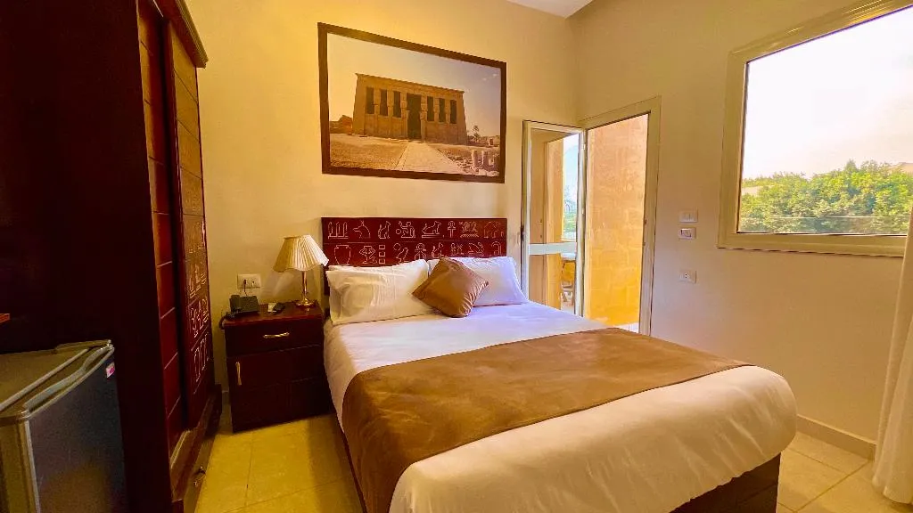 DOUBLE PREMIUM KING BED Room, Nemes Pyramids View Inn, Cairo