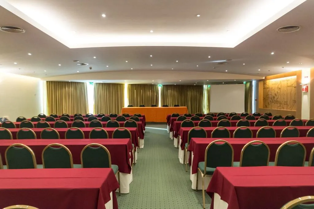 Conferences, Lusitânia, Porto