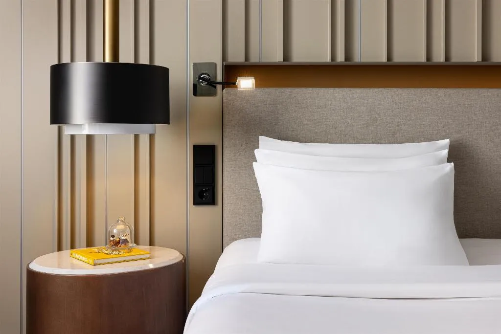 DOUBLE SUPERIOR Room, NH Collection Amsterdam Flower Market, Amsterdam