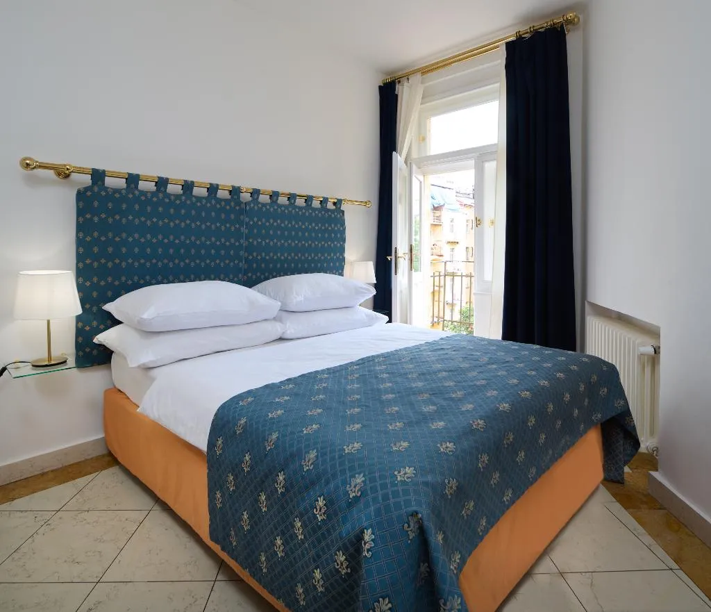QUADRUPLE STANDARD Room, Residence La Fenice, Prague