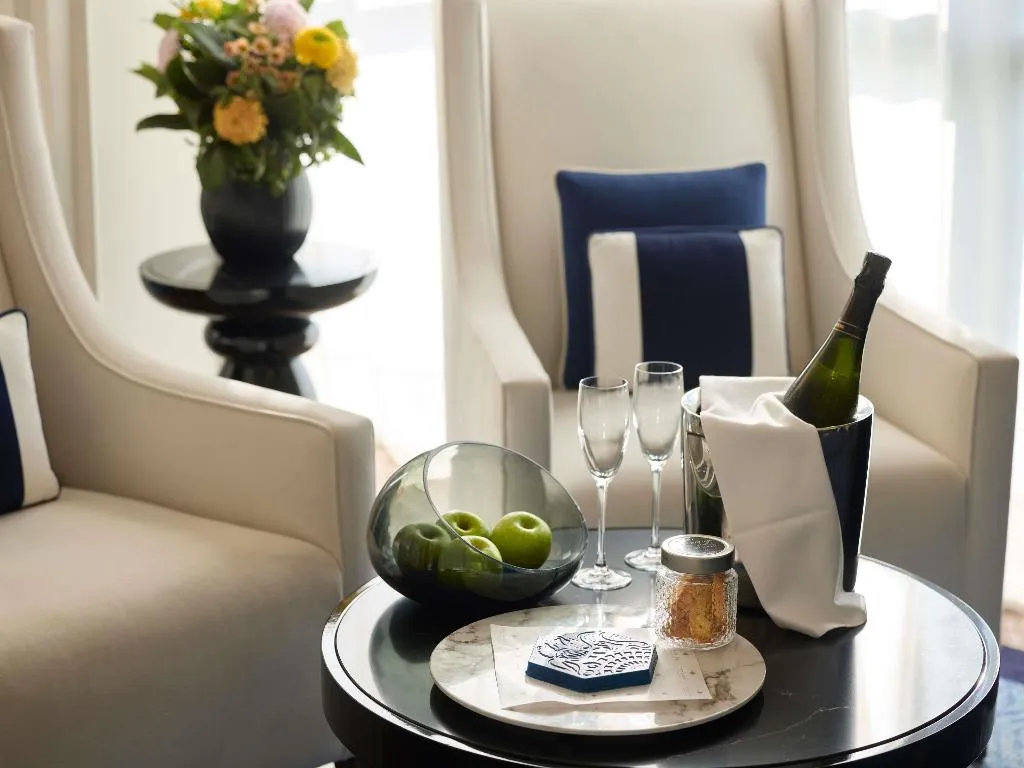 JUNIOR SUITE STANDARD Room, Sofitel Barcelona Skipper, Barcelona