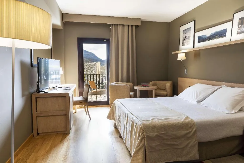 Room, Parador de la Seu d'Urgell, Costa Brava