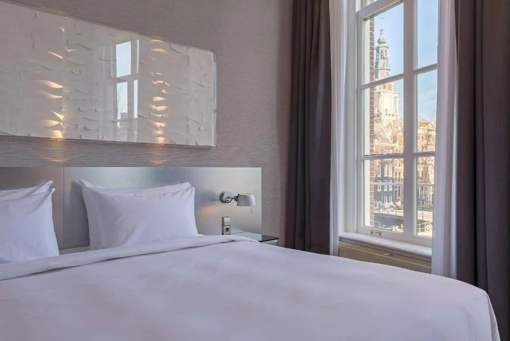 JUNIOR SUITE STANDARD Room, Radisson Blu Hotel Amsterdam, Amsterdam