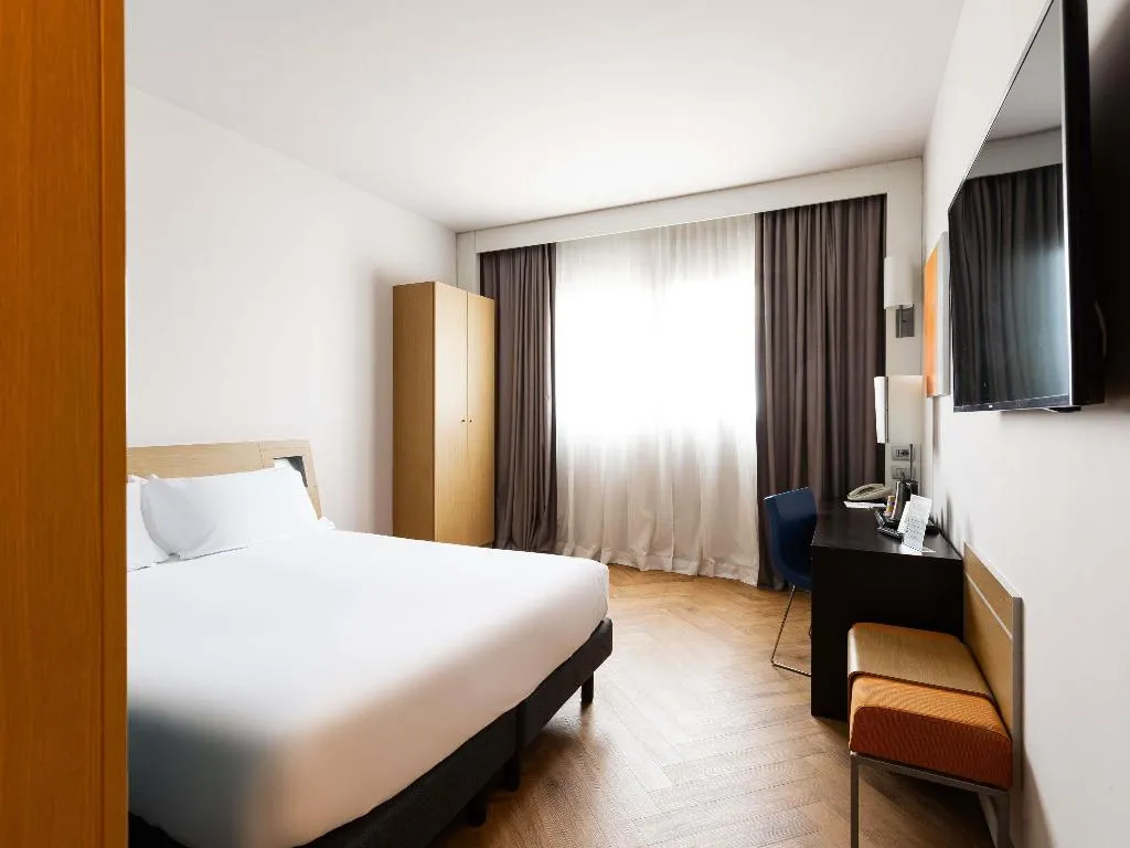 DOUBLE Accessible Room, Novotel Caserta Sud, Naples