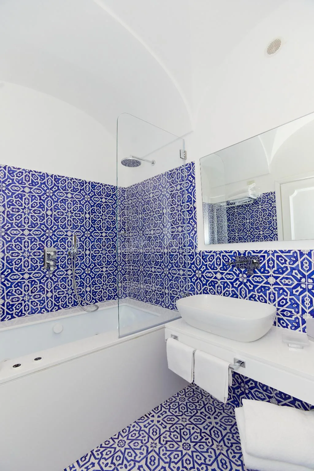 TRIPLE DELUXE SEA VIEW Room, Hotel Conca D'Oro, Naples