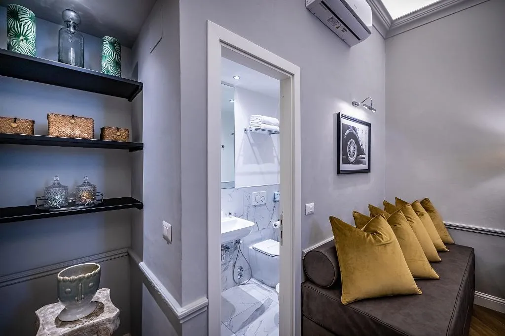 QUADRUPLE SUPERIOR Room, Hotel Ungherese Small Luxury Hotel, Florence