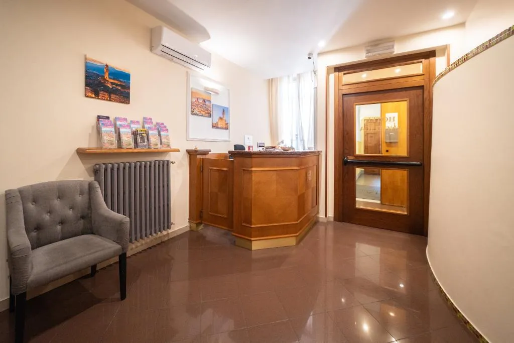 Lobby, Angelica, Florence