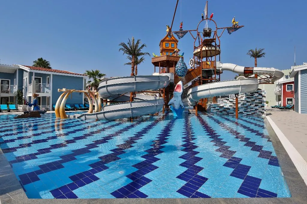 Pool, Crystal World Of Colours Comfort Collection, Antalya