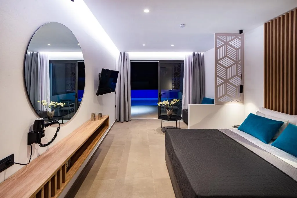 SUITE SUPERIOR WITH PRIVATE POOL Room, Zoes, Rhodes