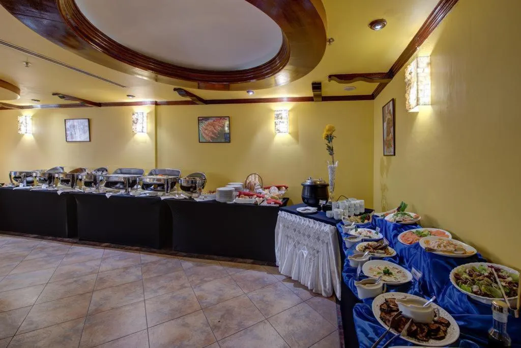 Restaurant, Sunday Sharjah Aparthotel Formerly Royal Tulip, Dubai