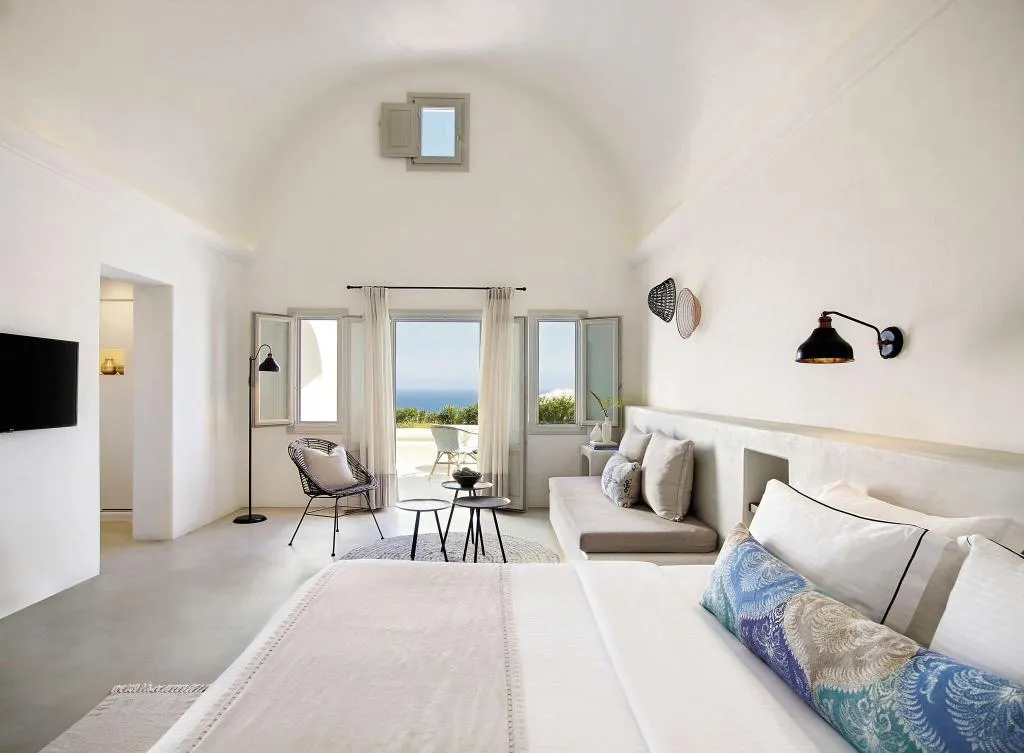 SUITE WITH JACUZZI Room, Santo Pure Oia Suites and Villas, Santorini