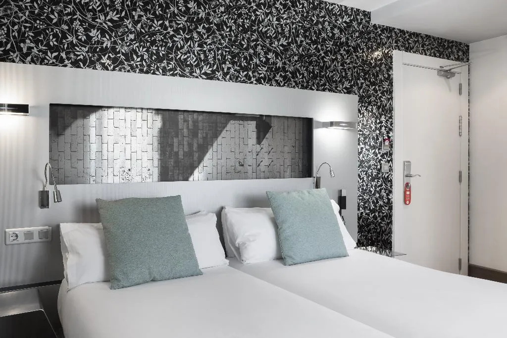 DOUBLE SUPERIOR WITH VIEWS Room, Petit Palace Plaza Mayor, Madrid