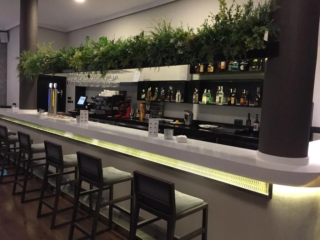 Bar, Parque Real, Madrid