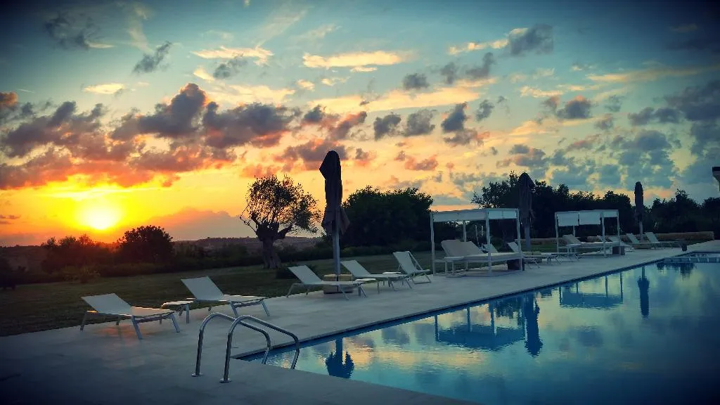 Pool, Masseria della-Volpe, Catania