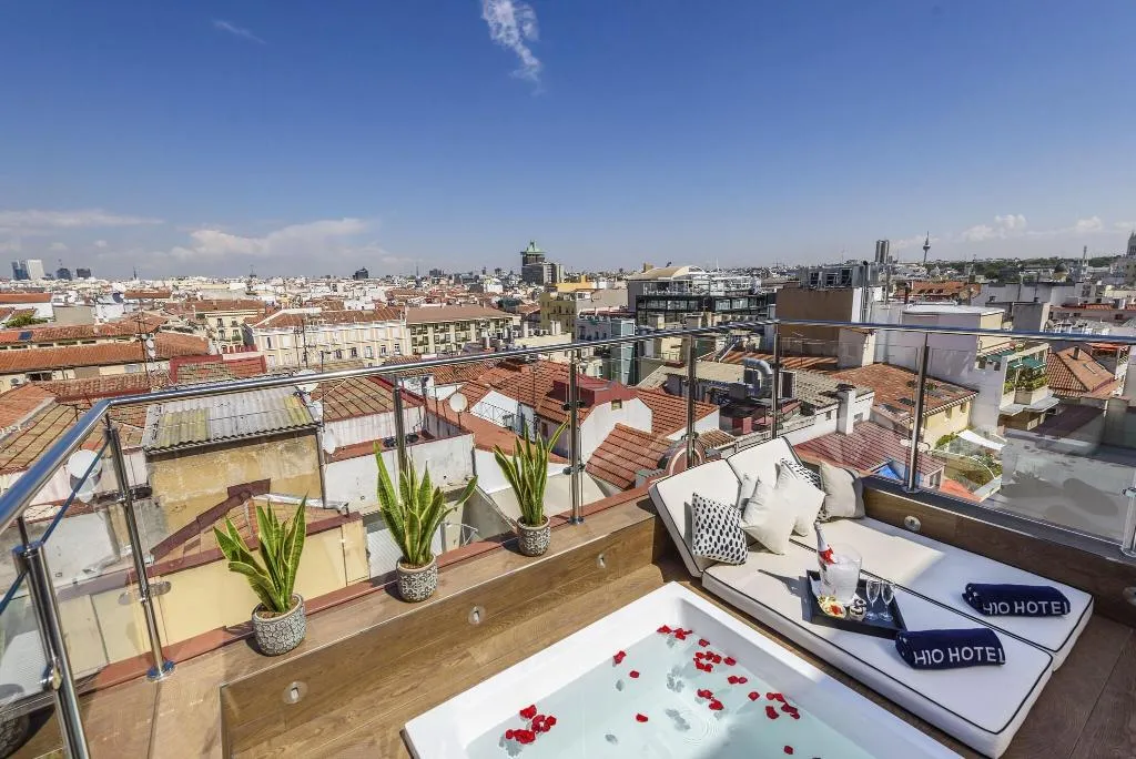 SUITE WITH JACUZZI Room, H10 Villa de la Reina, Madrid