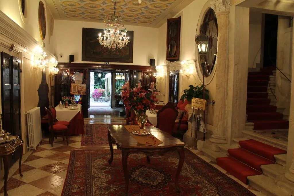 Lobby, Palazzo Abadessa, Venice