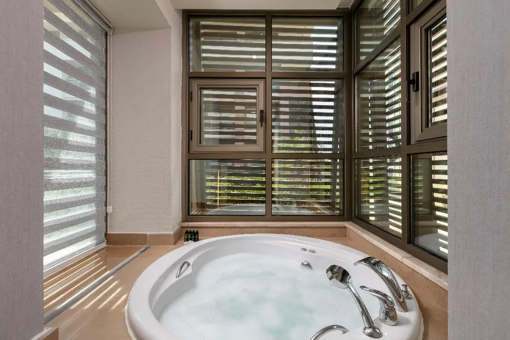FAMILY ROOM WITH JACUZZI Room, Sherwood Dreams Resort, Antalya