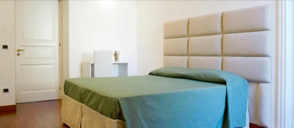 Room, B B Villa Elisa, Naples
