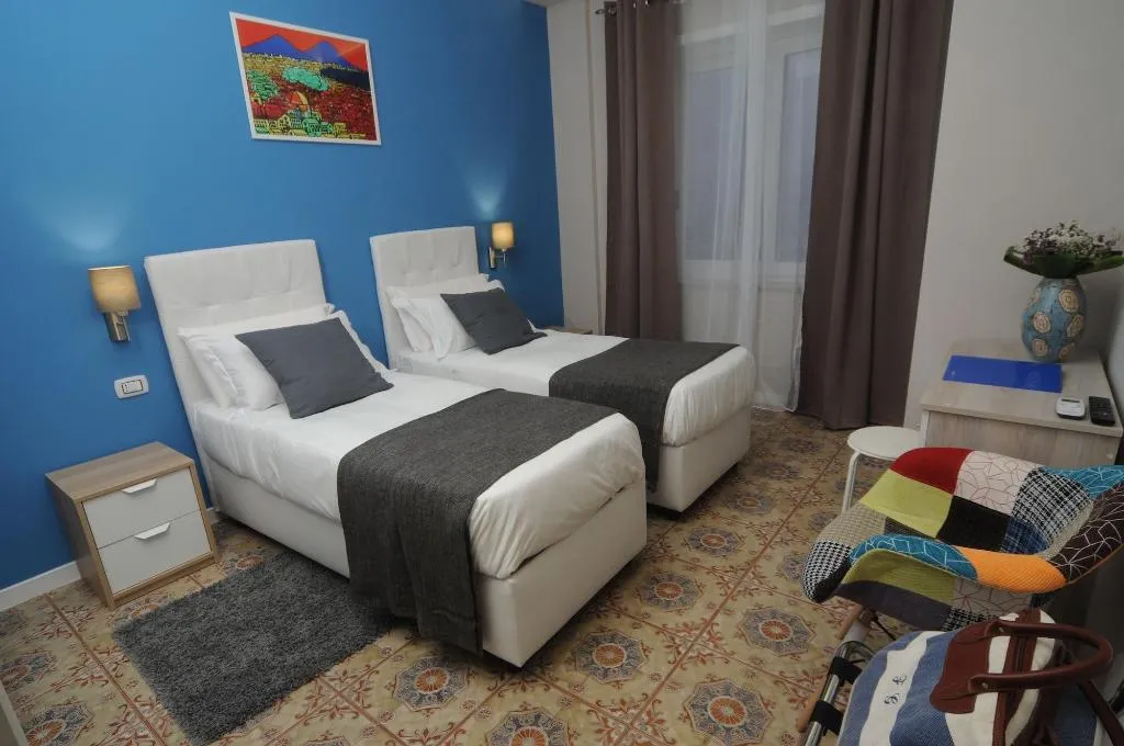 Room, La Casa Di Giorgio, Naples