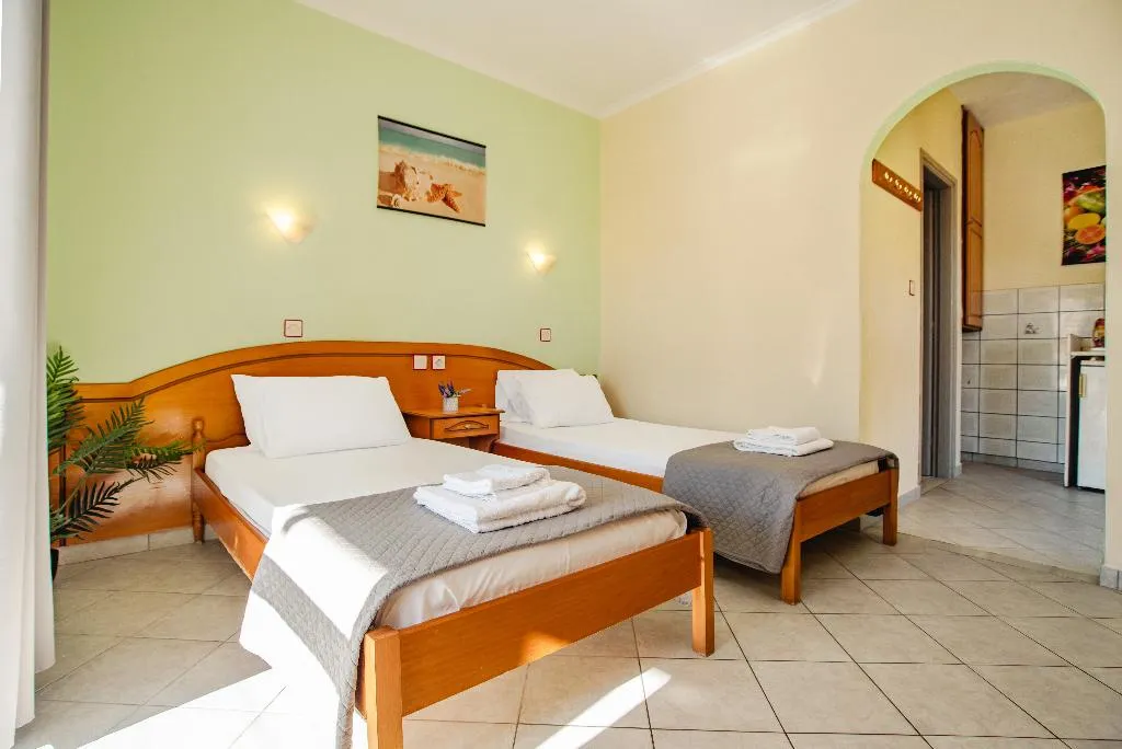 TWIN BASIC Room, Solena Studios Kavos, Corfu