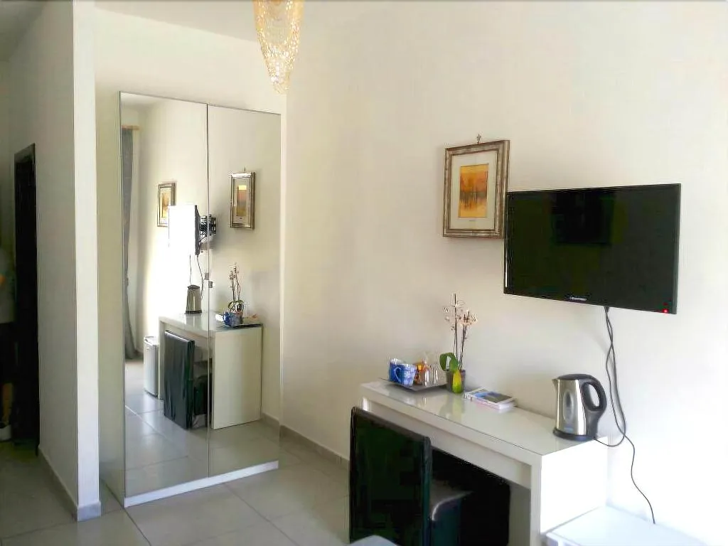 Room, Megaride Santa Lucia, Naples