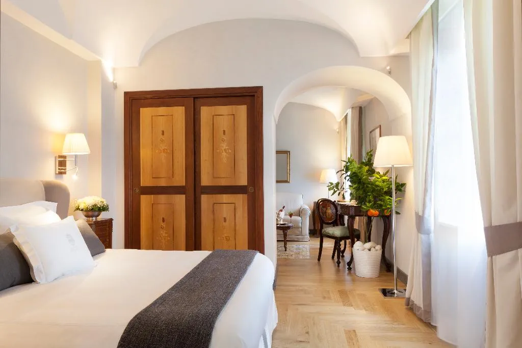 JUNIOR SUITE GARDEN VIEW Room, Grand Hotel Cocumella, Naples