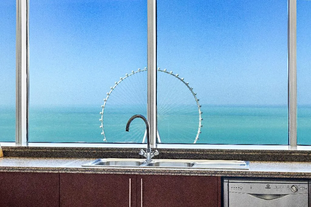 APARTMENT FOUR BEDROOMS Room, Blue Beach Tower The Walk JBR Dubai (ex JA Oasis), Dubai