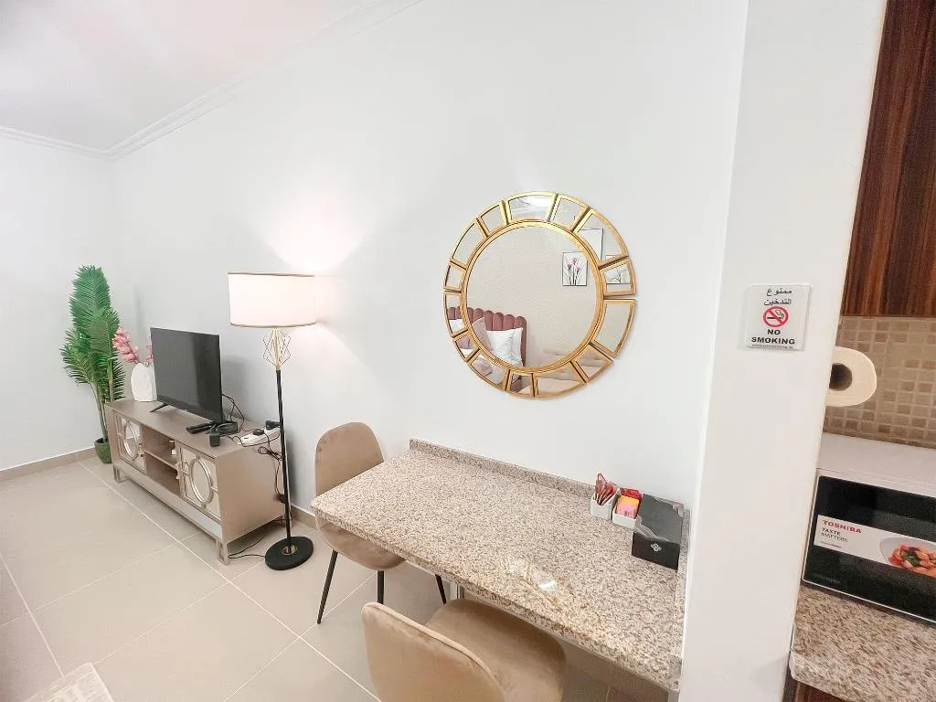 STUDIO DELUXE ONE BED Room, Goldcrest Executive, Dubai