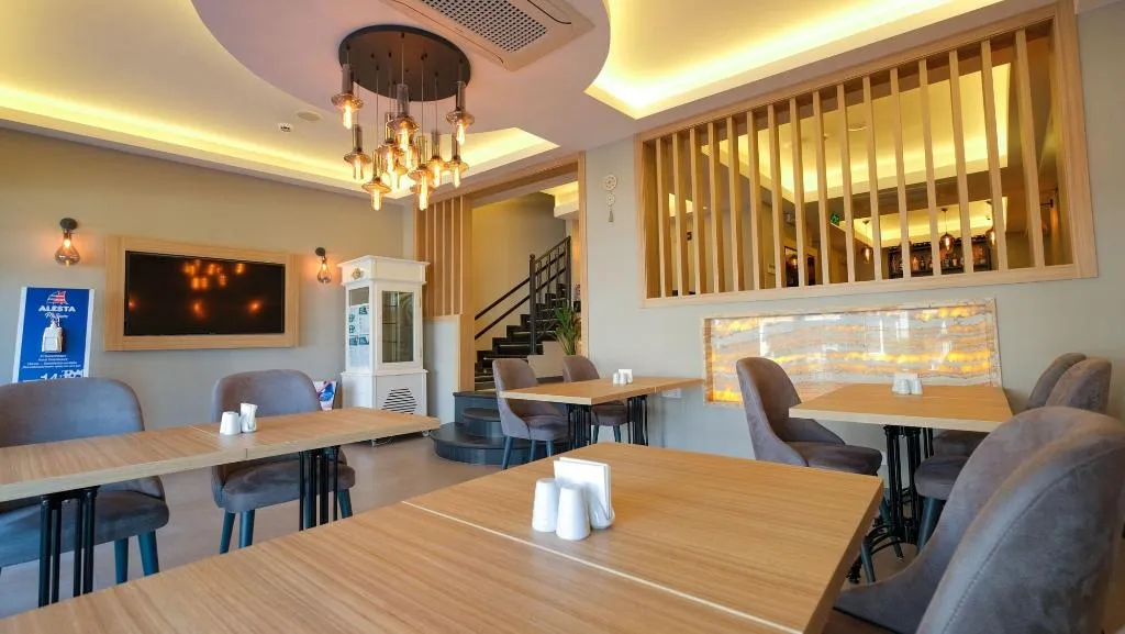 Lobby, Alesta Midtown, Dalaman