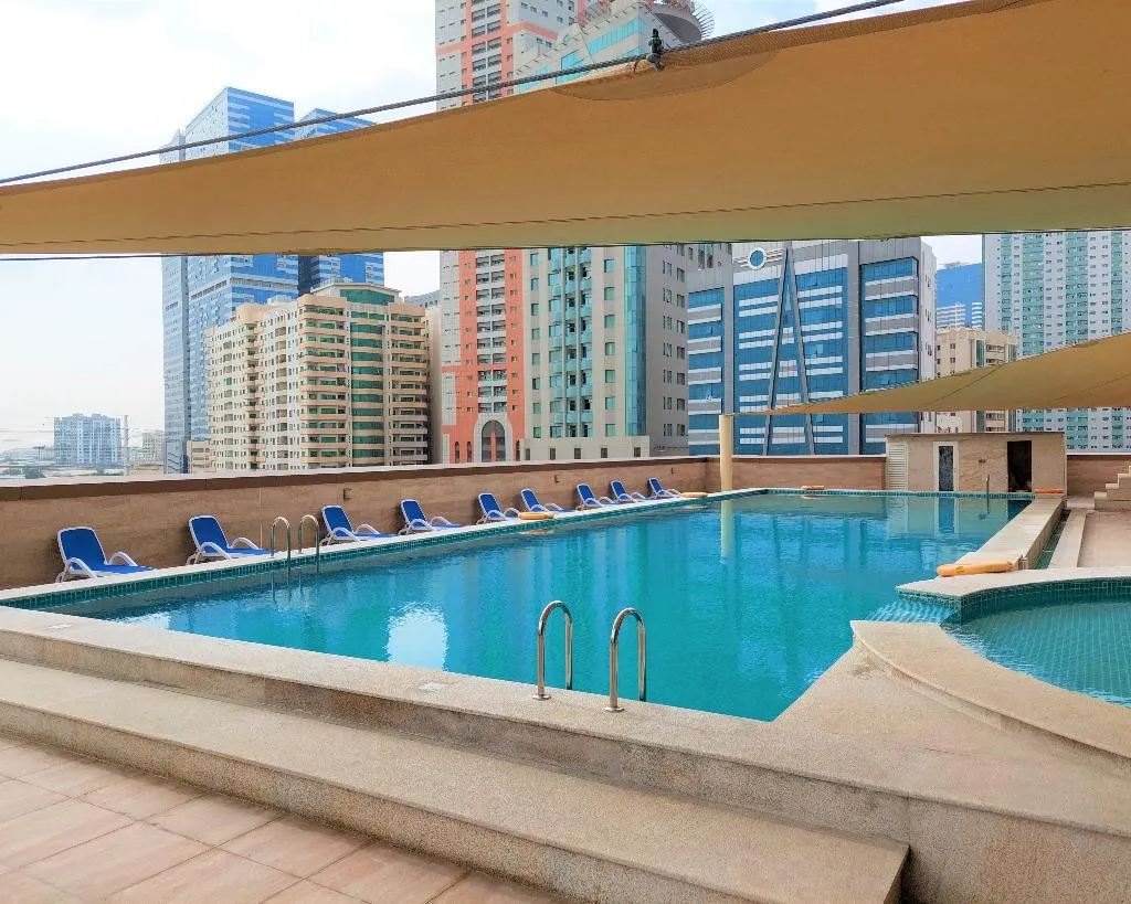 Pool, Luxe Grand Hotel Apartments, Dubai