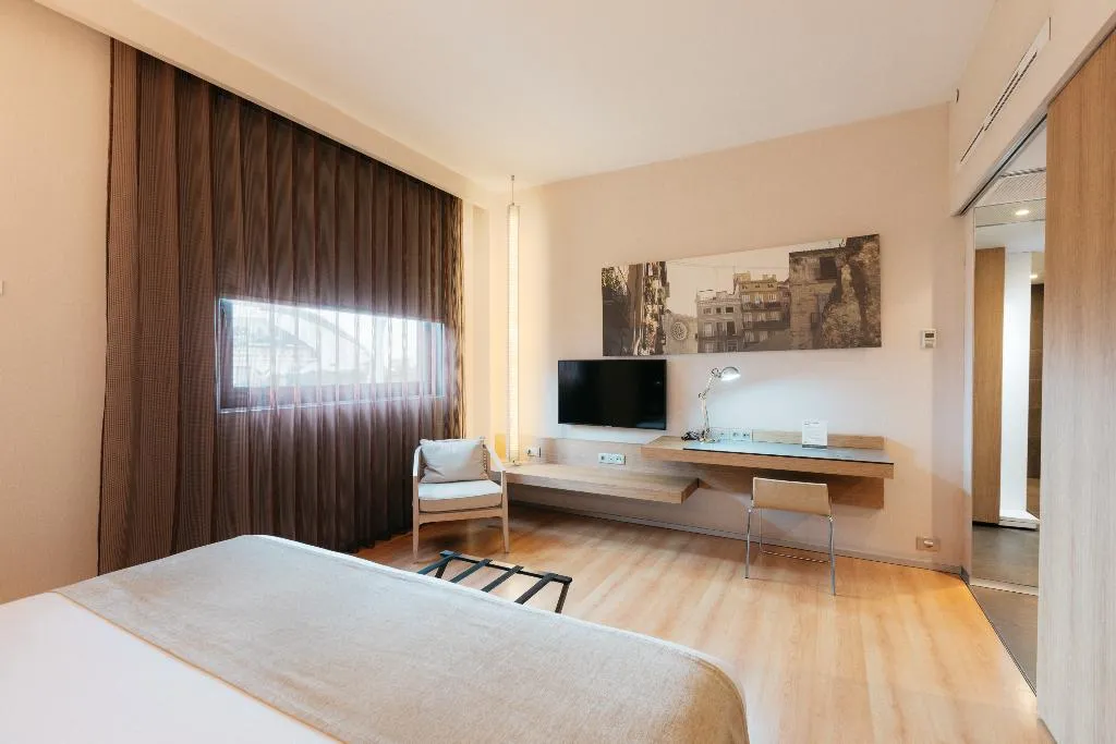 FAMILY ROOM CONNECTING ROOM Room, Barcelo Valencia, Valencia