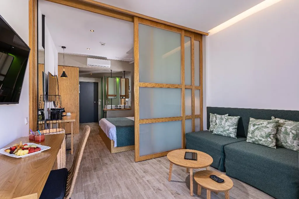 JUNIOR SUITE DELUXE Room, Georgioupolis Resort & Aqua Park, Crete