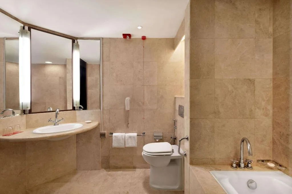 Room, Ramada Plaza by Wyndham Dubai Deira, Dubai