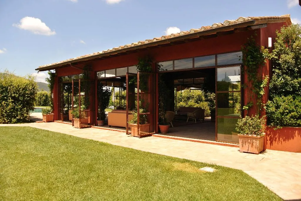 Pool, Locanda Rossa, Rome