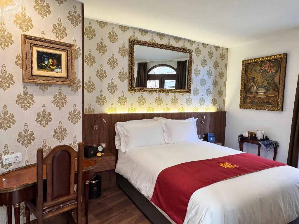 Room DELUXE WITH BALCONY Room, Hotel Boutique Casón De Los López, Madrid