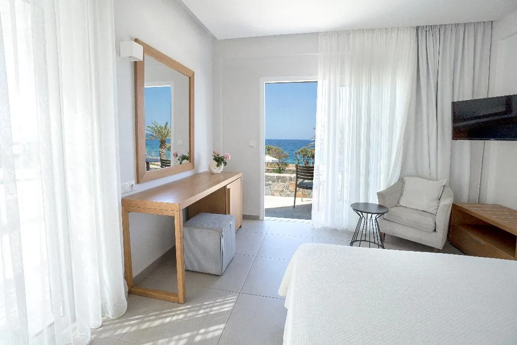 Double or Twin SEA FRONT Room, Maritimo Beach Hotel, Crete