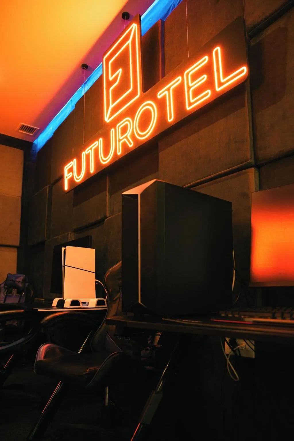 Sports and Entertainment, Futurotel Sevilla, Seville